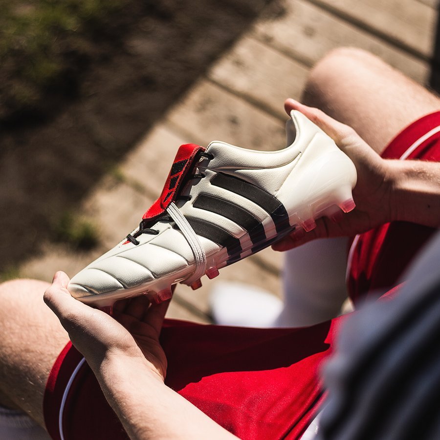 Adidas predator top cream